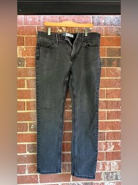 Old Navy Men's Slim Straight Jeans — Washed Black